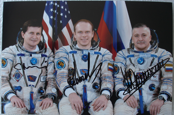 # cspc097 Soyuz TMA-10 crew Kotov-Yurchikhin-Simonyi 1